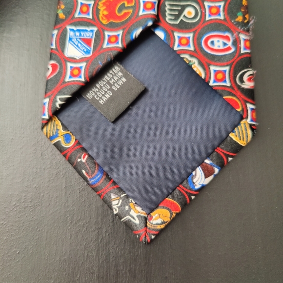 TM | NHL | NHL Team Neck Tie 👔 - Picture 6 of 9